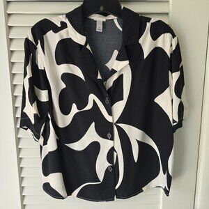 Black and white graphic print summer blouse